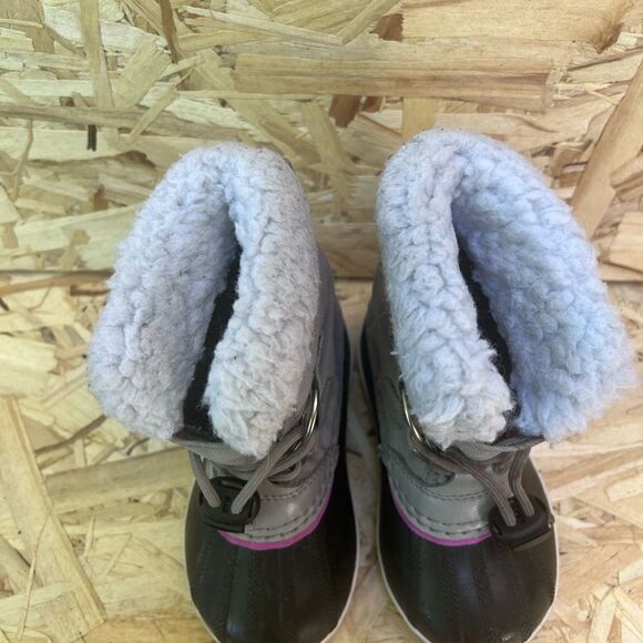 Sorel Kids' Yoot Pac Waterproof Snow Boot size 8 - Picture 2 of 6